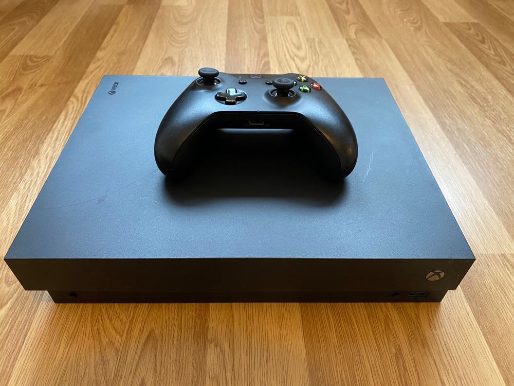 xbox one x 1TB + Controller Kaufen auf Ricardo