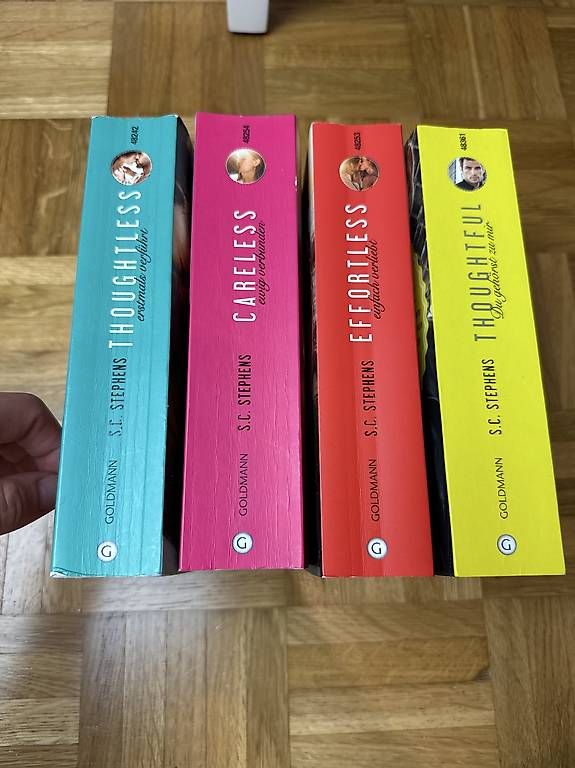 Livres: Toughless Reige von s.C Stephens – D'occasion à Reigoldswil par schweizer311 1