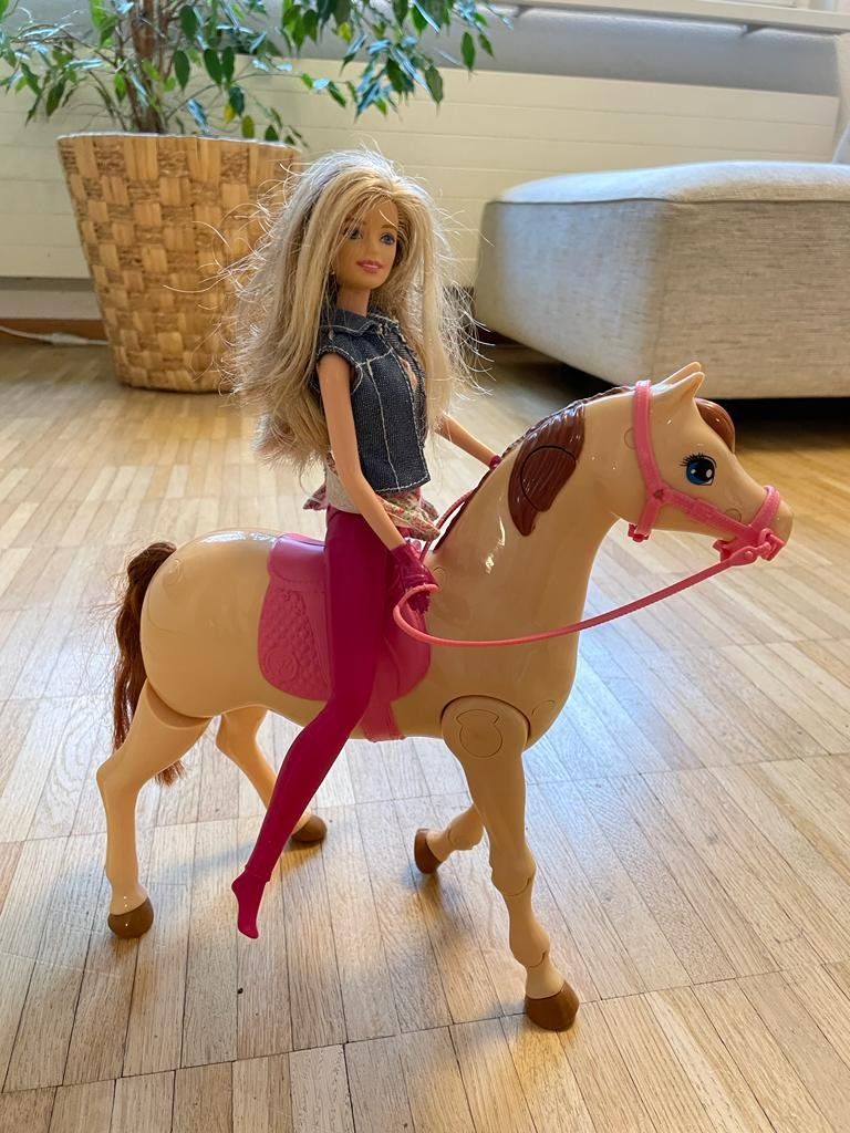 Poupées: Barbie mit Pferd welches sich bewegt – D'occasion à Meilen par CHD1975 3