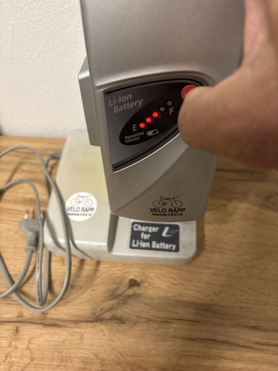 Panasonic Caricatori & Batterie: Ladegerät und Akku2 26v – Usato da Graben venduto da prz_92st 3