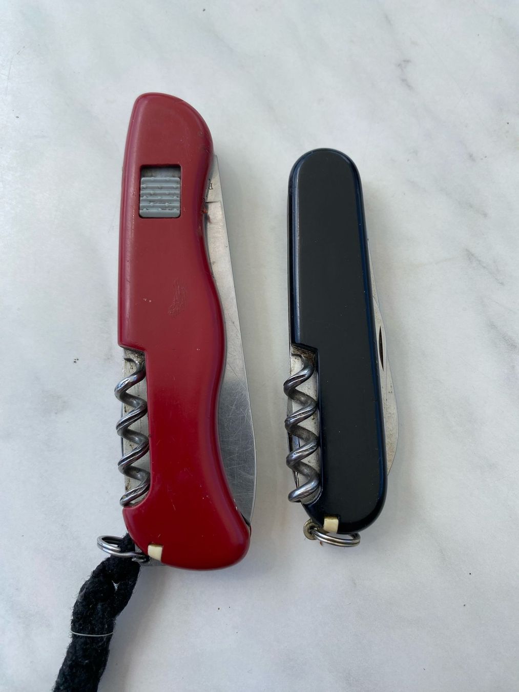 Victorinox Couteaux de poche: 2x Victorinox Offiziermesser – D'occasion à Walkringen par Levisticum 5