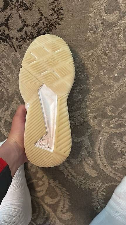 Adidas Scarpe da uomo: Hallen/ Turnschuhe – Usato da Davos Dorf venduto da mikidaki 1