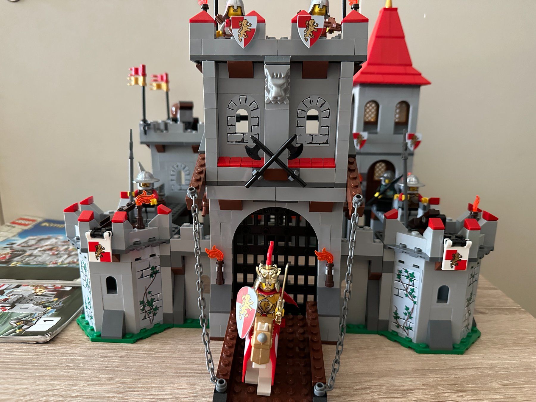 Lego Kit di costruzioni: LEGO 7946 King's Castle – Usato da Basel venduto da Don-Angel 4