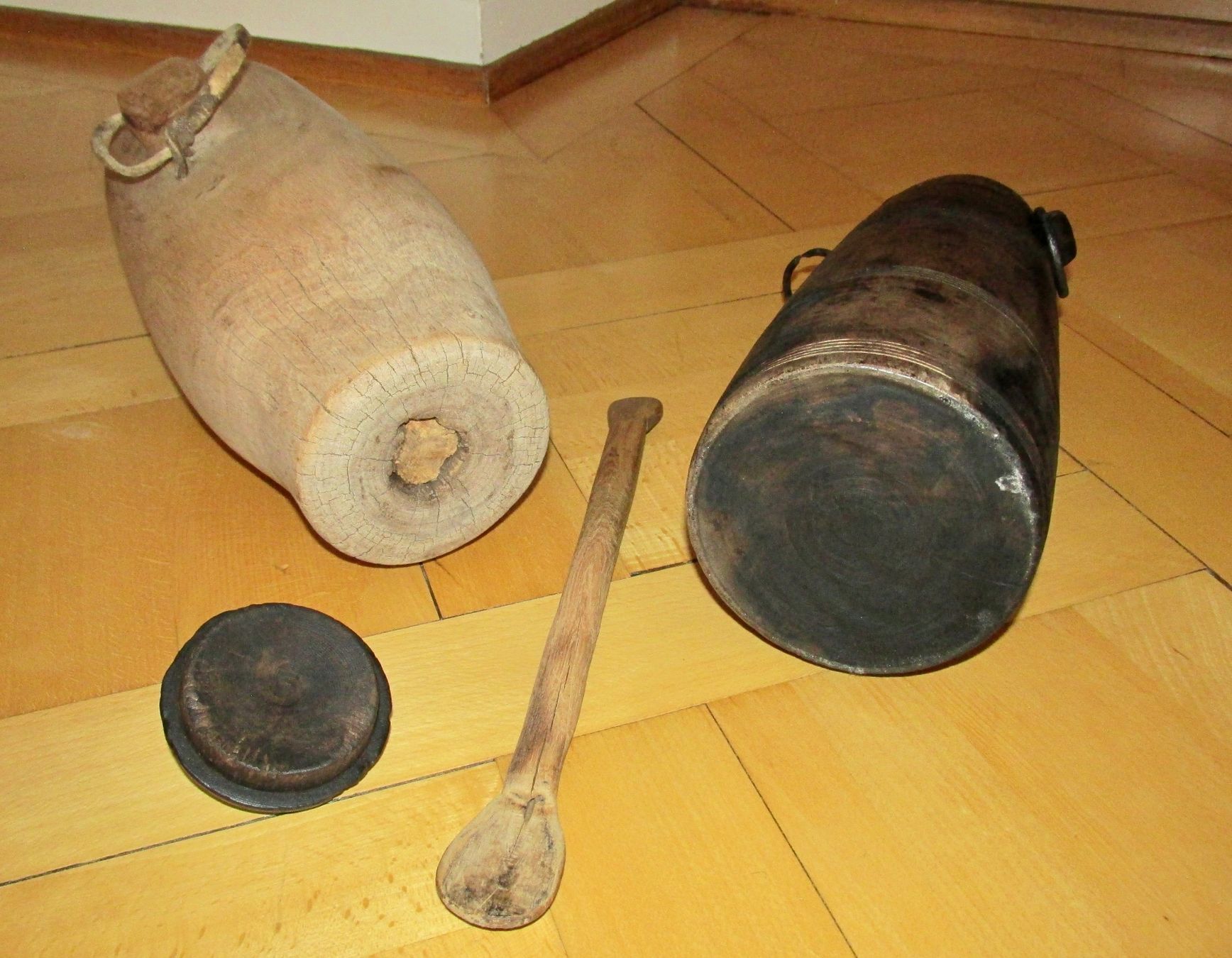 Tutte le decorazioni: 2 antike Holfgefässe / Nepal – Usato da Winterthur venduto da mat_q5d5 4