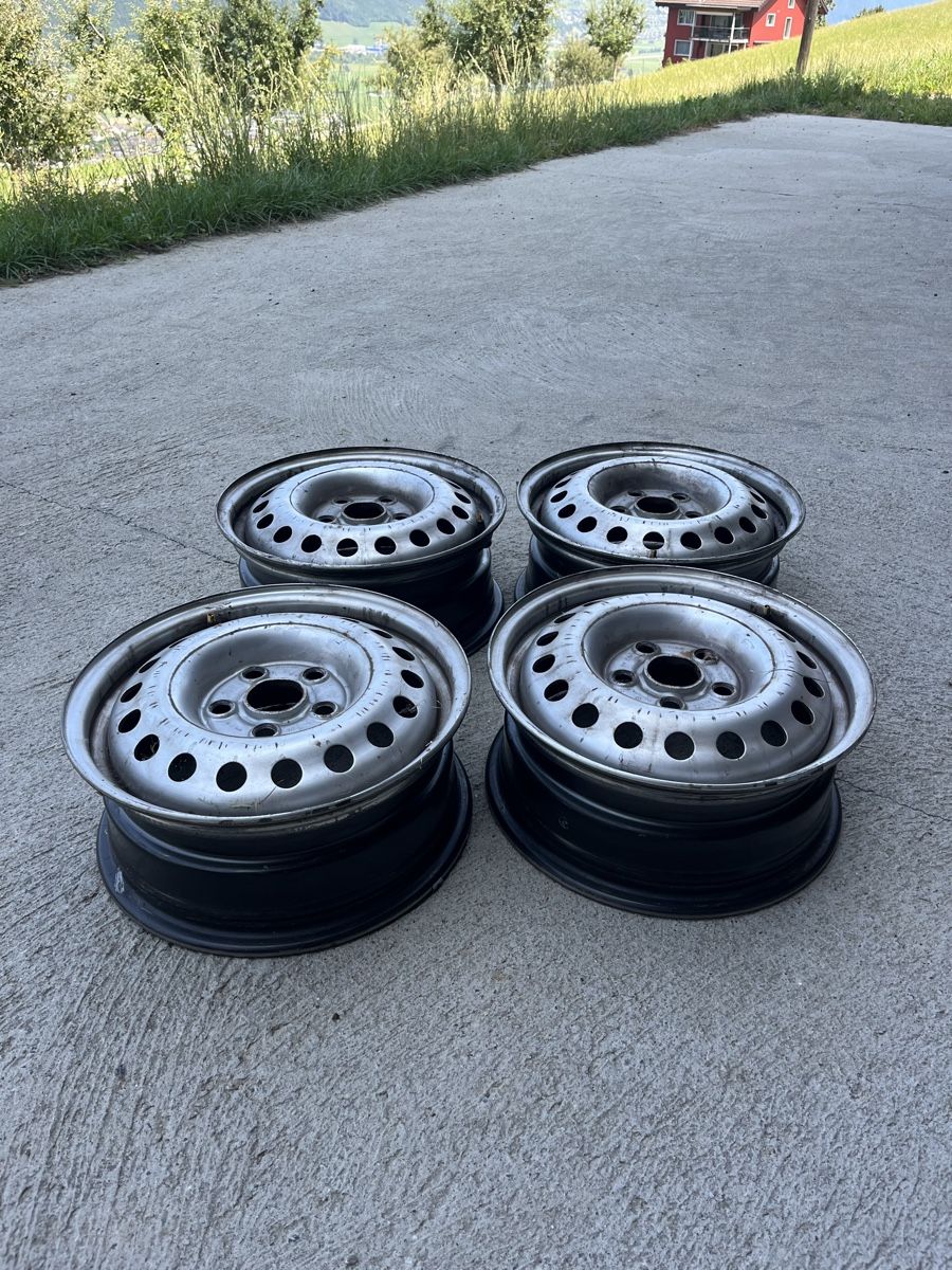 Volkswagen Pneus & Kompletträder: Originale VW T4 Stahlfelgen – Gebraucht aus Stans von Bridges_Vintage 4