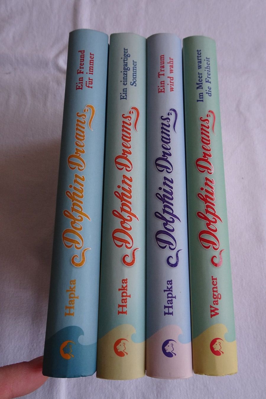 Libri: Set mit 4 Bücher Bände von Dolphin Dreams – Usato da Strengelbach venduto da schmetterling20 1