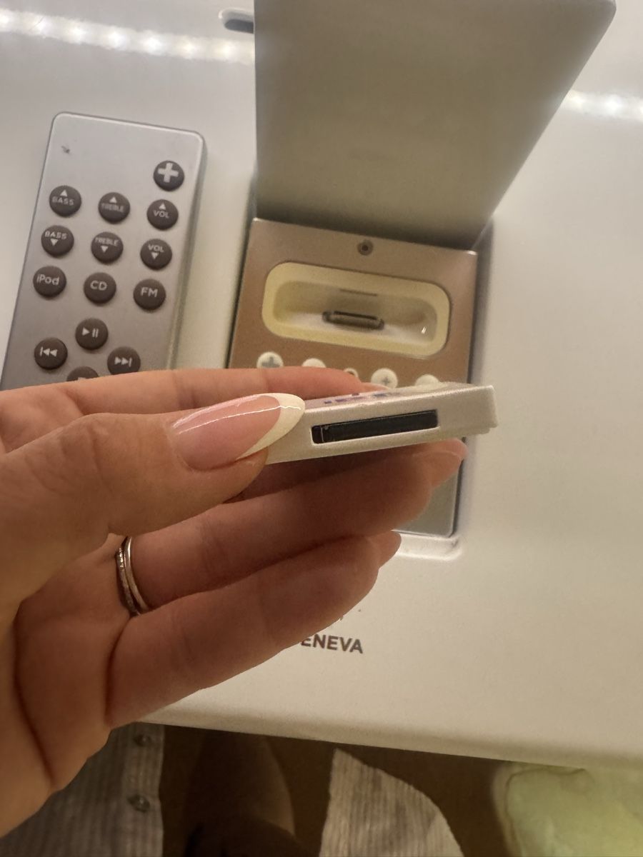 Lettore multimediale & Streamer: Geneva Sound System Model XL White -bluetooth adaptor defect – Usato da Fahrweid venduto da AlexandraG30 8