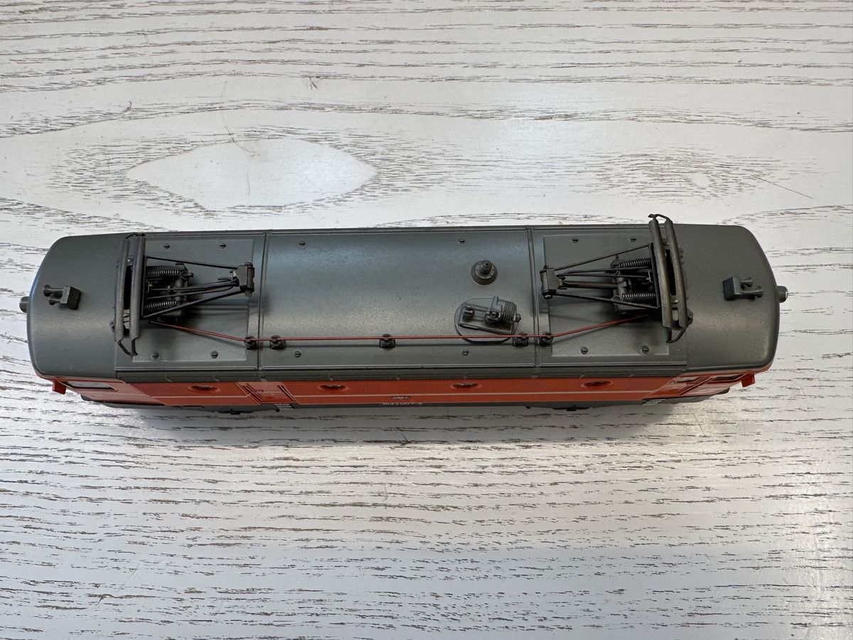 Märklin Modellini di ferrovie: Märklin 3160 ÖBB BR 1043 – Usato da Lupsingen venduto da New-Haven 4