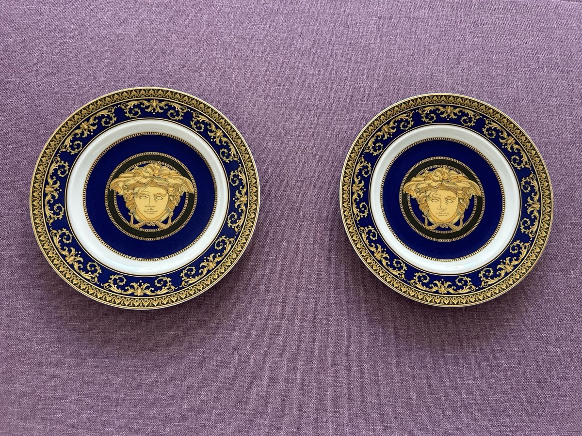 Versace Services de table: Versace Blue Medusa kleine Teller – D'occasion à Heiligkreuz (Mels) par Oldtimerfan03