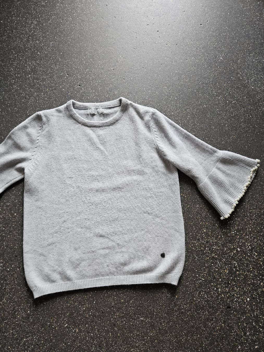Pullover & Sweatshirts: Pullover grau mit Perlenbesatz an Ärmeln  – Neu (gemäss Beschreibung) aus Anwil von tamoos 3