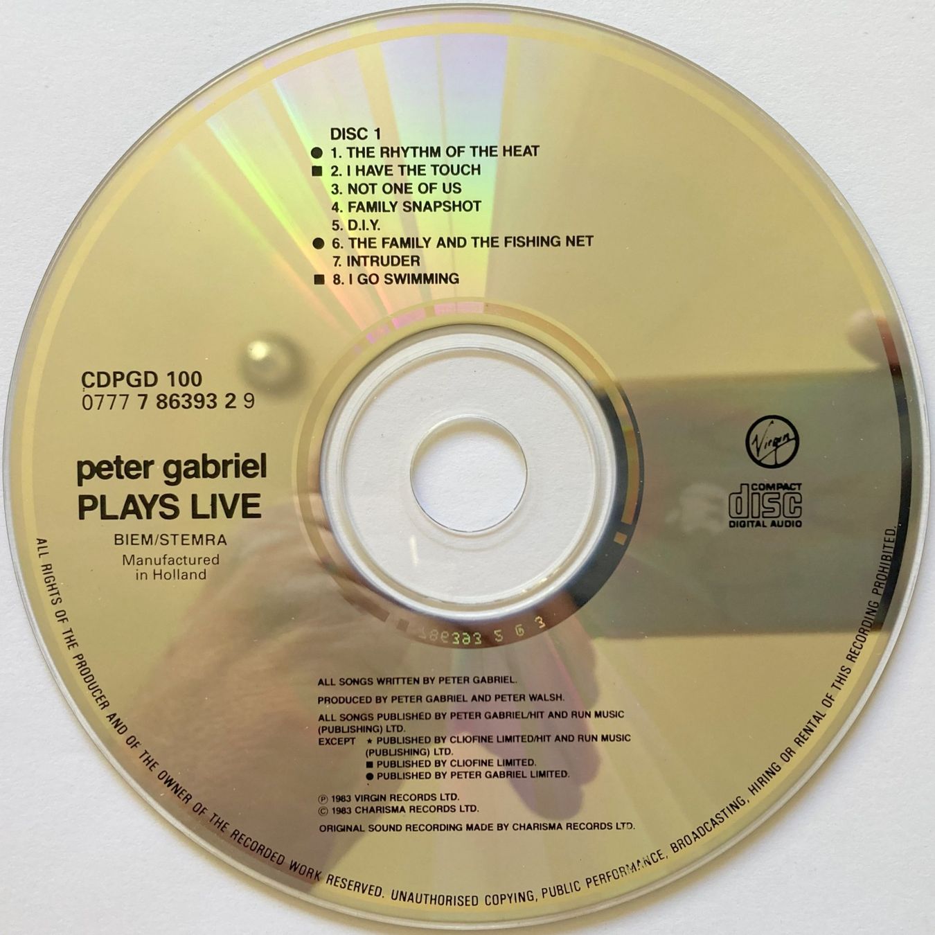 CDs: GENESIS / PETER GABRIEL - PLAYS LIVE – Gebraucht aus Bottens von hotter-than-hell 2