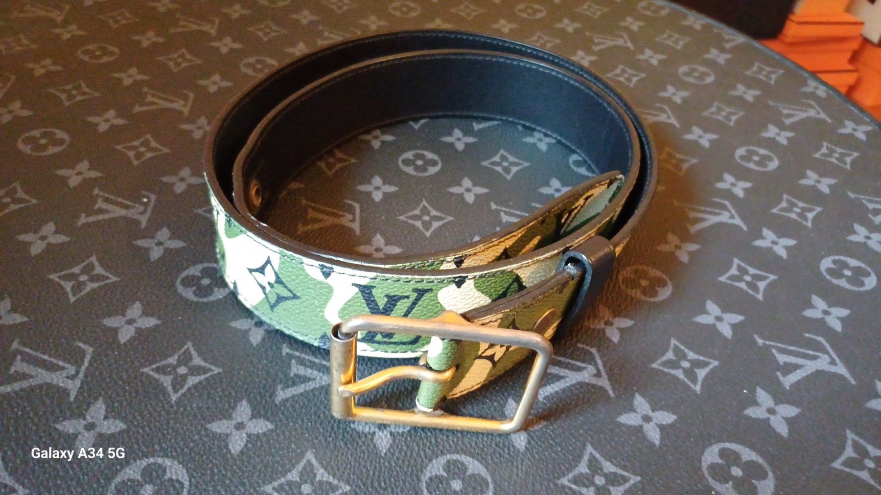 Louis Vuitton Gürtel: Murakami camouflage Gürtel Louis Vuitton – Gebraucht aus St. Gallen von DiesundDas. 1