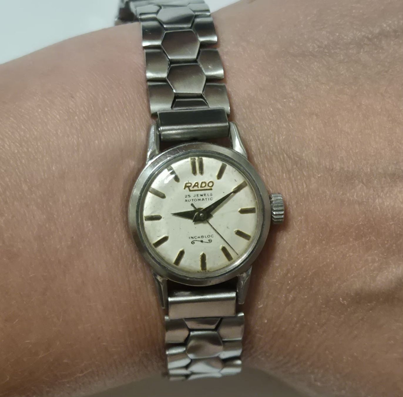 Rado Montres: RADO AUTOMATIQUE Cal.2365  – Défectueux à Genève par BKYB