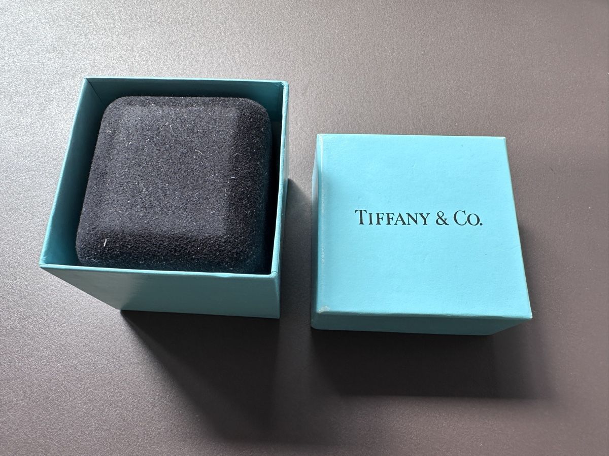 Tiffany & Co. Anelli: Fingerring Tiffany & Co. – Nuovo e nell'imballaggio originale da Jona venduto da Stijo6 4