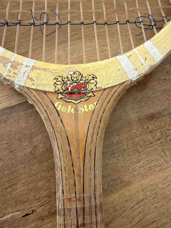 Raquette de tennis en bois vintage Gold Star (Gebraucht) in Vullierens ...