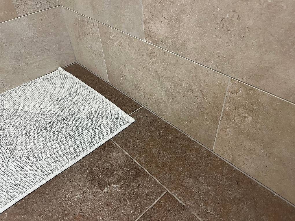 Servierplatten: Mirage Keramikplatten Feinsteinzeug 30×60, hellbraun, 8 Stk. – Gebraucht aus Flawil von Chefchenko 1