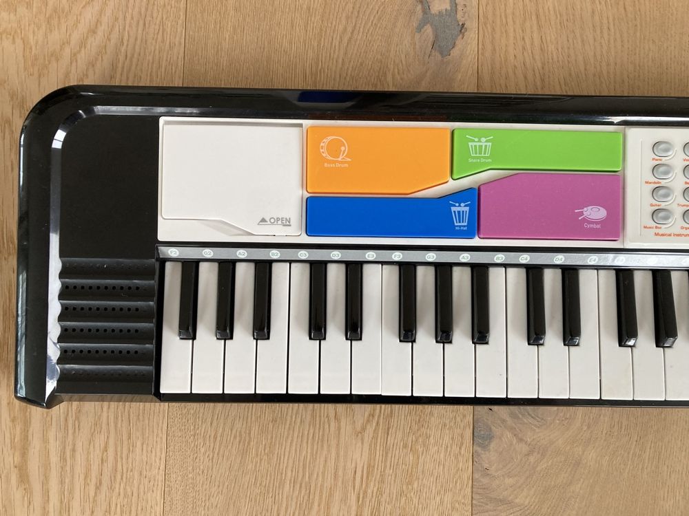 Simba 106830690 - My Music World, Staand Keyboard met Stoel, meerkleurig