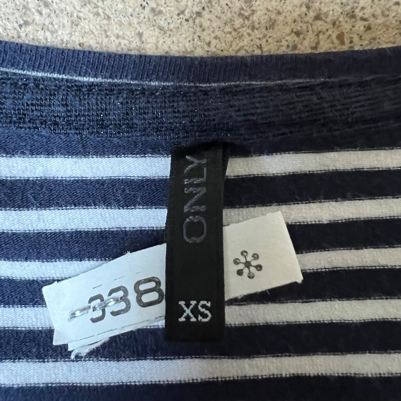 Only Pulls & Sweat-shirts: ONLY Langarmshirt 💙 – D'occasion à Zürich par ClosetQueen 7