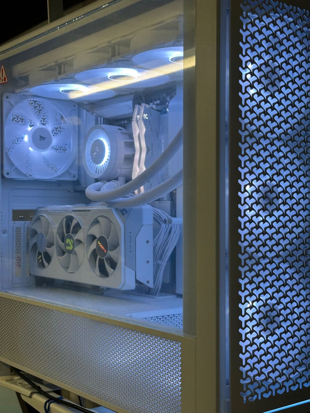 PCs: Gigabyte Gaming PC – D'occasion à Malans GR par Eschab 9