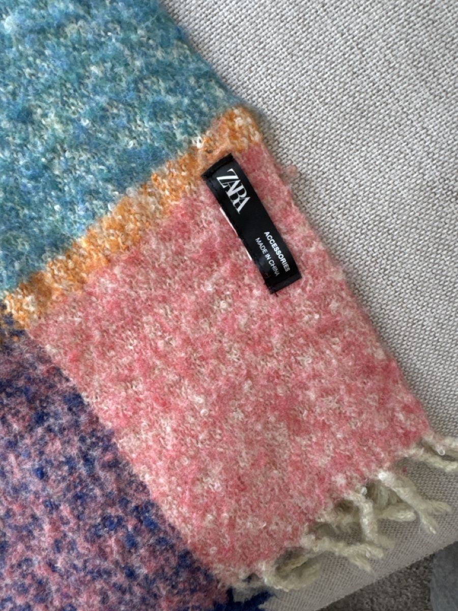 Zara Altro abbigliamento per bambina: Écharpe Zara – Usato da Les Acacias venduto da Janar 1