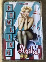 Bowling strike pin up