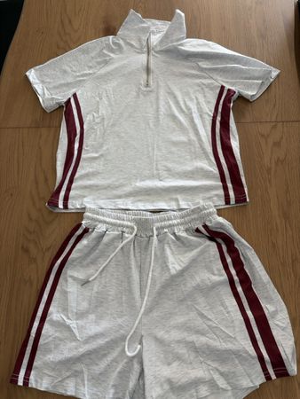 Graues Sommer-Set mit seitlichen Streifen Gr. S NEU