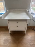 Table à langer IKEA avec deux tiroirs, couleur blanc