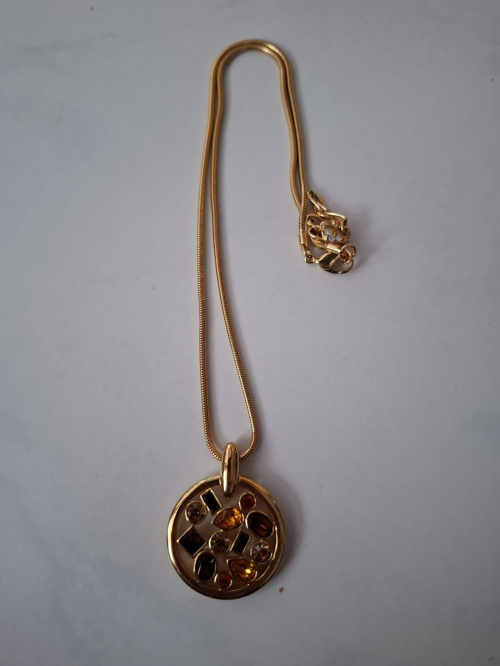 Swarovski Catenine: Swarovski Kette mit Anhänger, goldfarben – Nuovo (secondo la descrizione) da Kaltbrunn venduto da PoleDanceFeldbachZH
