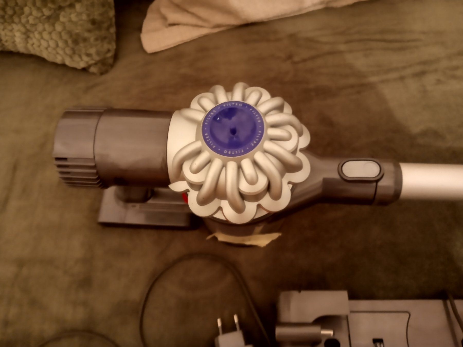 Dyson Aspirateurs & Accessoires: Handstaubsauger Dyson DC62 – D'occasion à Prez-vers-Siviriez par Monija70 6