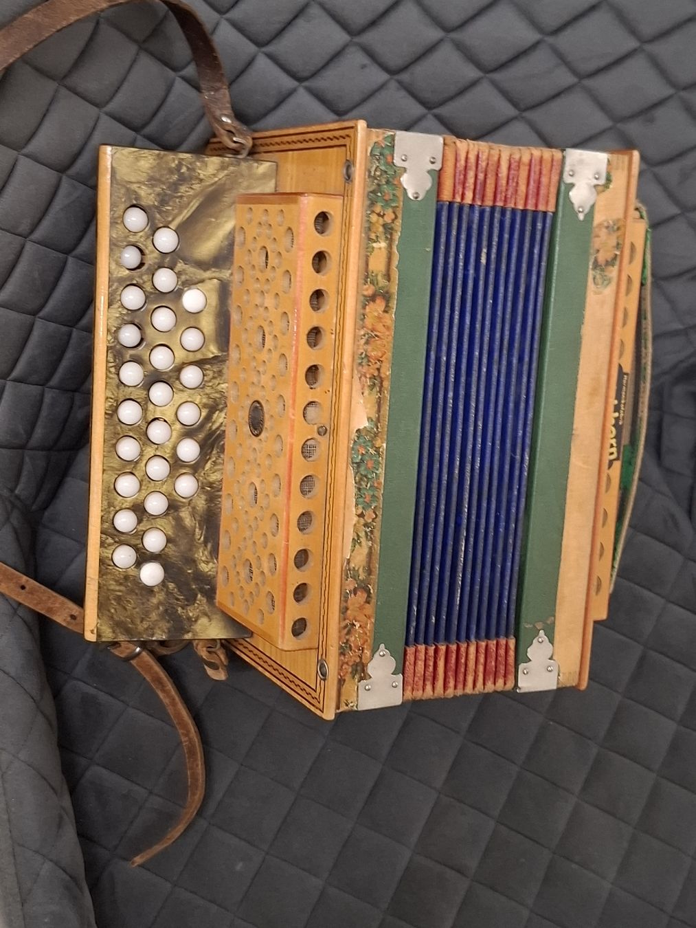Musikinstrumente: Eichhorn orgeli – Gebraucht aus Villeneuve von BibiVintage