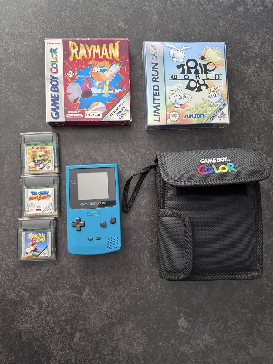 Nintendo Console: Gameboy Color + Games + Tasche – Usato da Rheinfelden venduto da lexaner