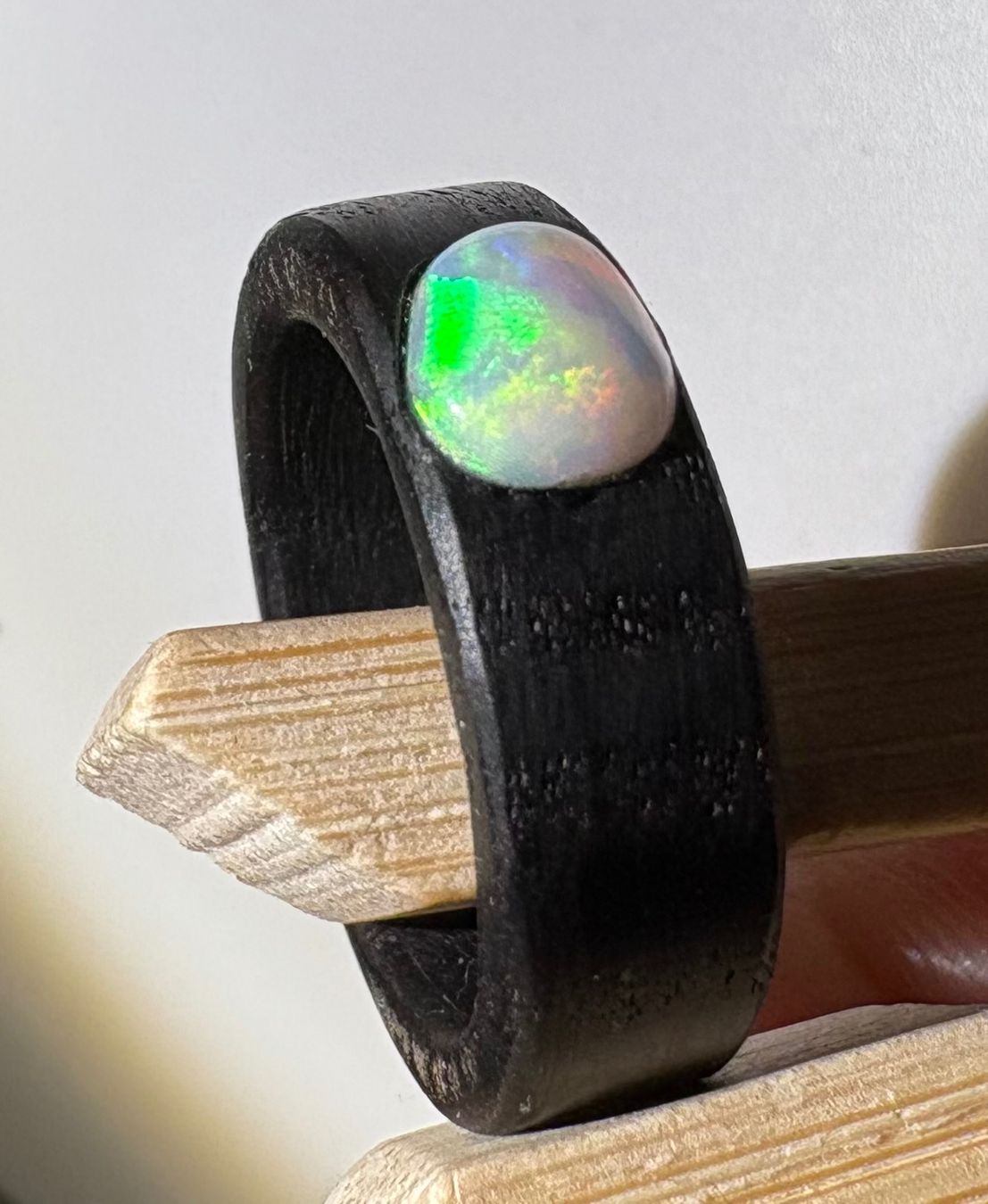 Anelli: Ring Australischer Crystal-Opal+Mooreiche, Grösse 55 – Nuovo (secondo la descrizione) da Wilen b. Wil venduto da Tschirio 3