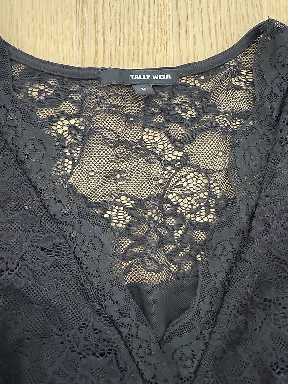 Top: schwarzer Spitzen-Body – Nuovo e nell'imballaggio originale da Muttenz venduto da mel_8l6c 1