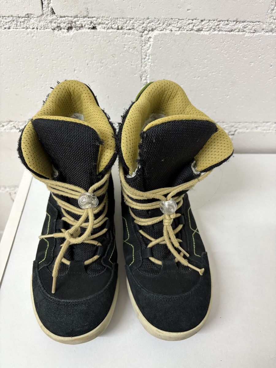 Lowa Scarpe per ragazzi: LOWA Kinderschuhe goretex grösse 37 – Usato da Thun venduto da jeff070