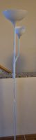 Weisse Stehlampe mit Leseleuchte, top Zustand