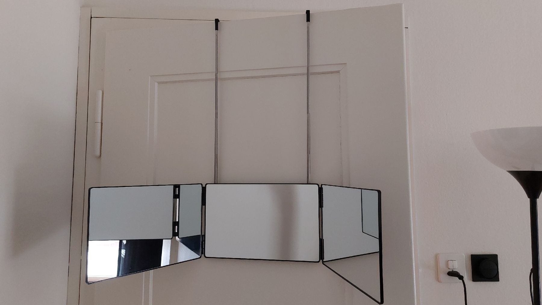 Spiegel: Foldable mirror with telescopic door attachments – Gebraucht aus Zürich von fre_65tb