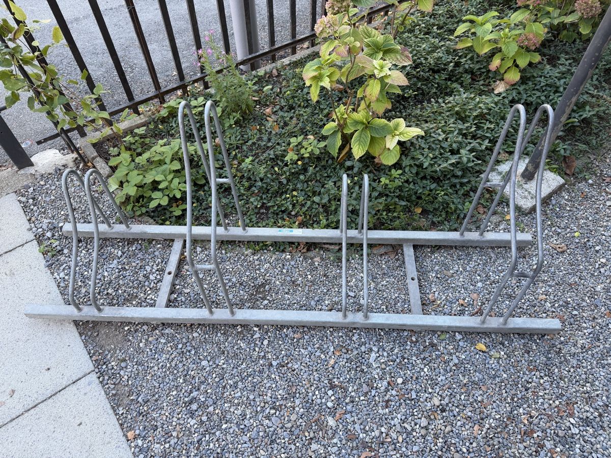 Cavalletti per biciclette: Fahrradständer Velopa – Usato da Zürich venduto da lena1976 2