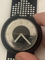 Swatch Uhr mit Nietenbesatz gebrauchter Zustand Ab 1.- FR!