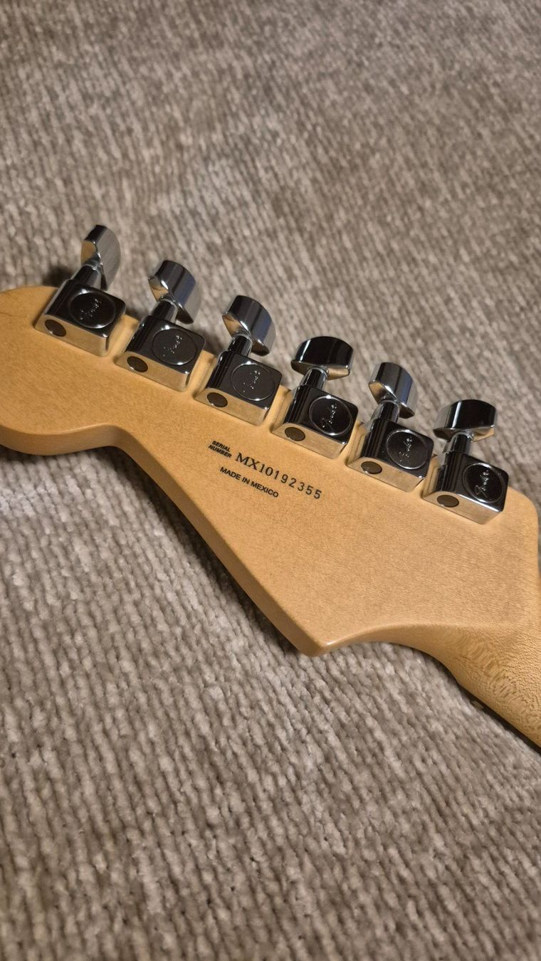 Fender Strumenti musicali: Fender Gitarre – Usato da Winterthur venduto da cbe_5ph7 4