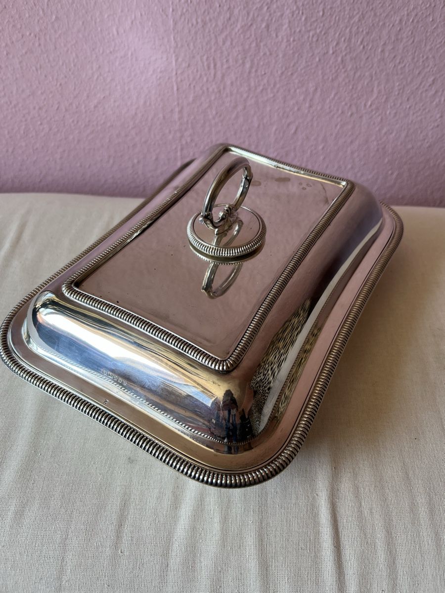 Ciotole: Silber Servierplatte mit Deckel. Defekt – Difettoso da Zürich venduto da juergarno