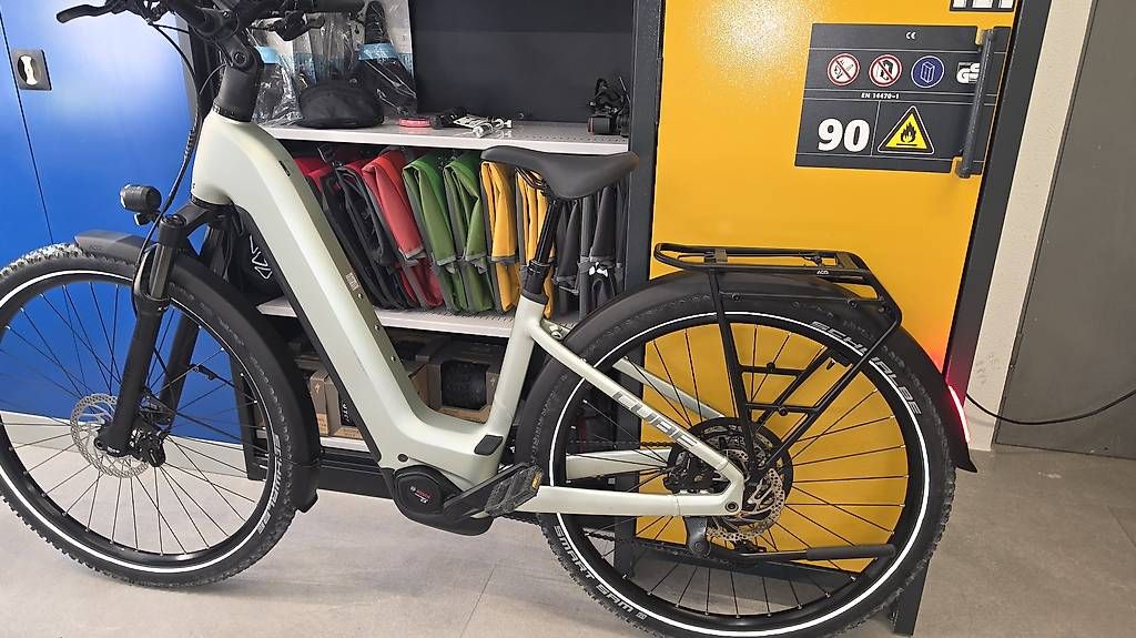 Biciclette: E-Bike Cube Neuwertig Akku 800wh – Usato da Bronschhofen venduto da Timi.g 3
