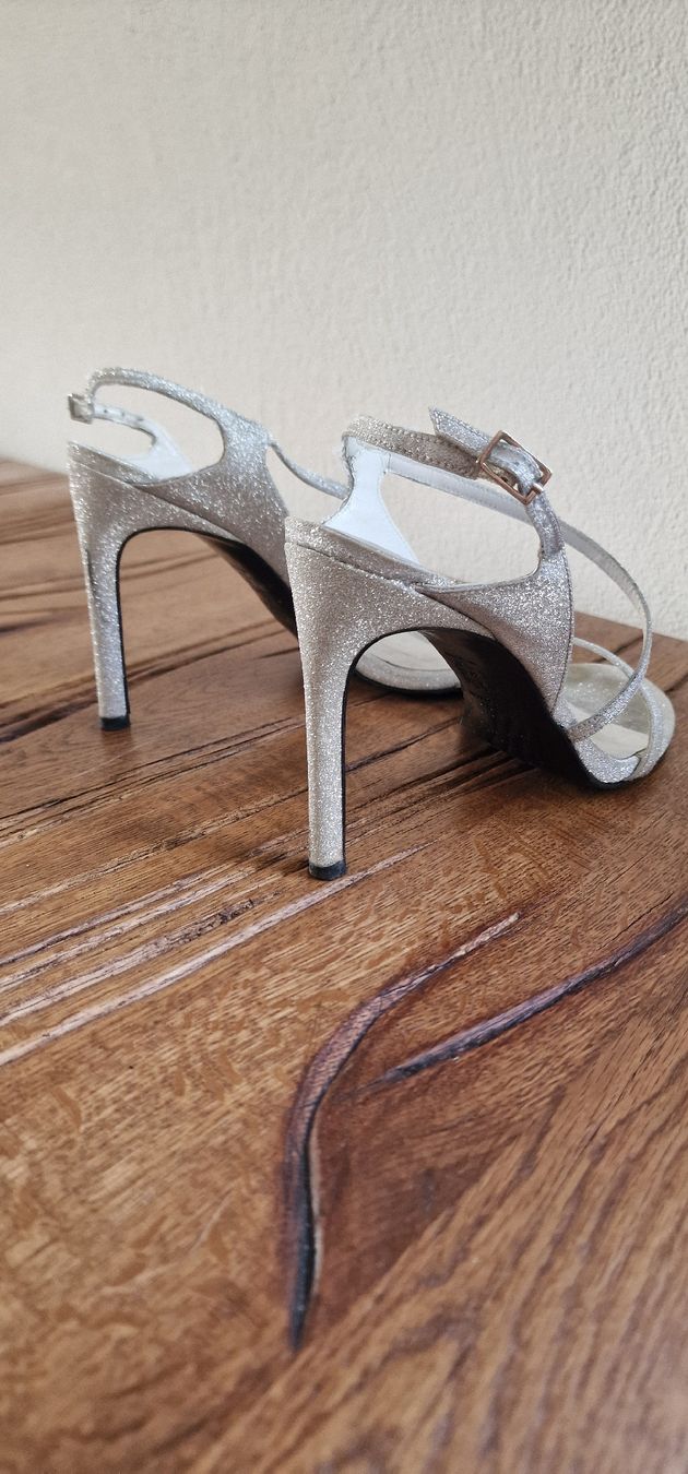 Stuart Weitzman Scarpe da donna: Stuart Weitzmann Gr. 36.5 – Usato da Trachslau venduto da PilatusStern