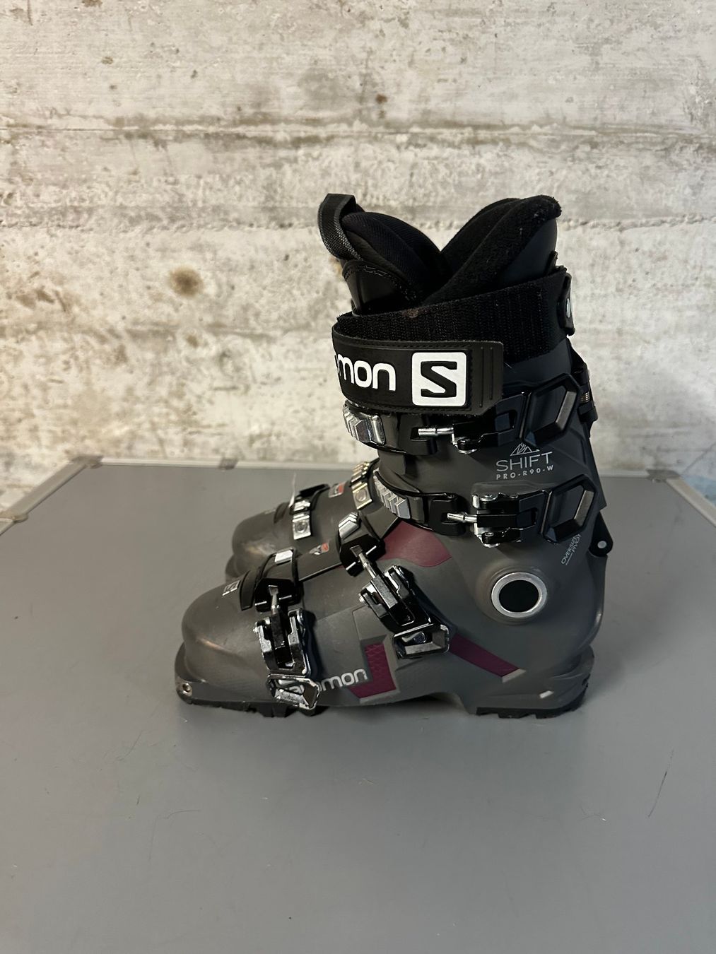 Salomon Scarpe da uomo: Salomon Freeride Skischuhe 23 / 36.5 – Nuovo (secondo la descrizione) da Emmenbrücke venduto da karkarkar 2
