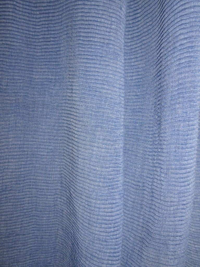 Foulard & Sciarpe: Écharpe bleue plissée – Usato da Châtelaine venduto da fil_7lqg 3