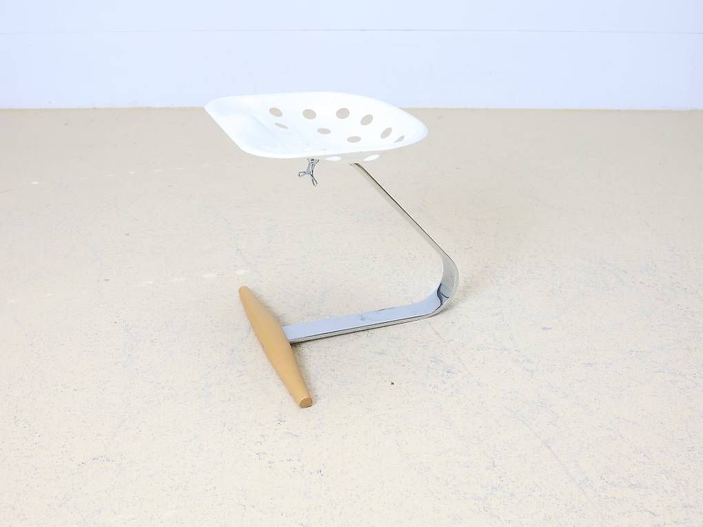 Zanotta Sgabelli: Zanotta Mezzadro Hocker | Weiss Chrom – Usato da Meinisberg venduto da atelier_TILIJA