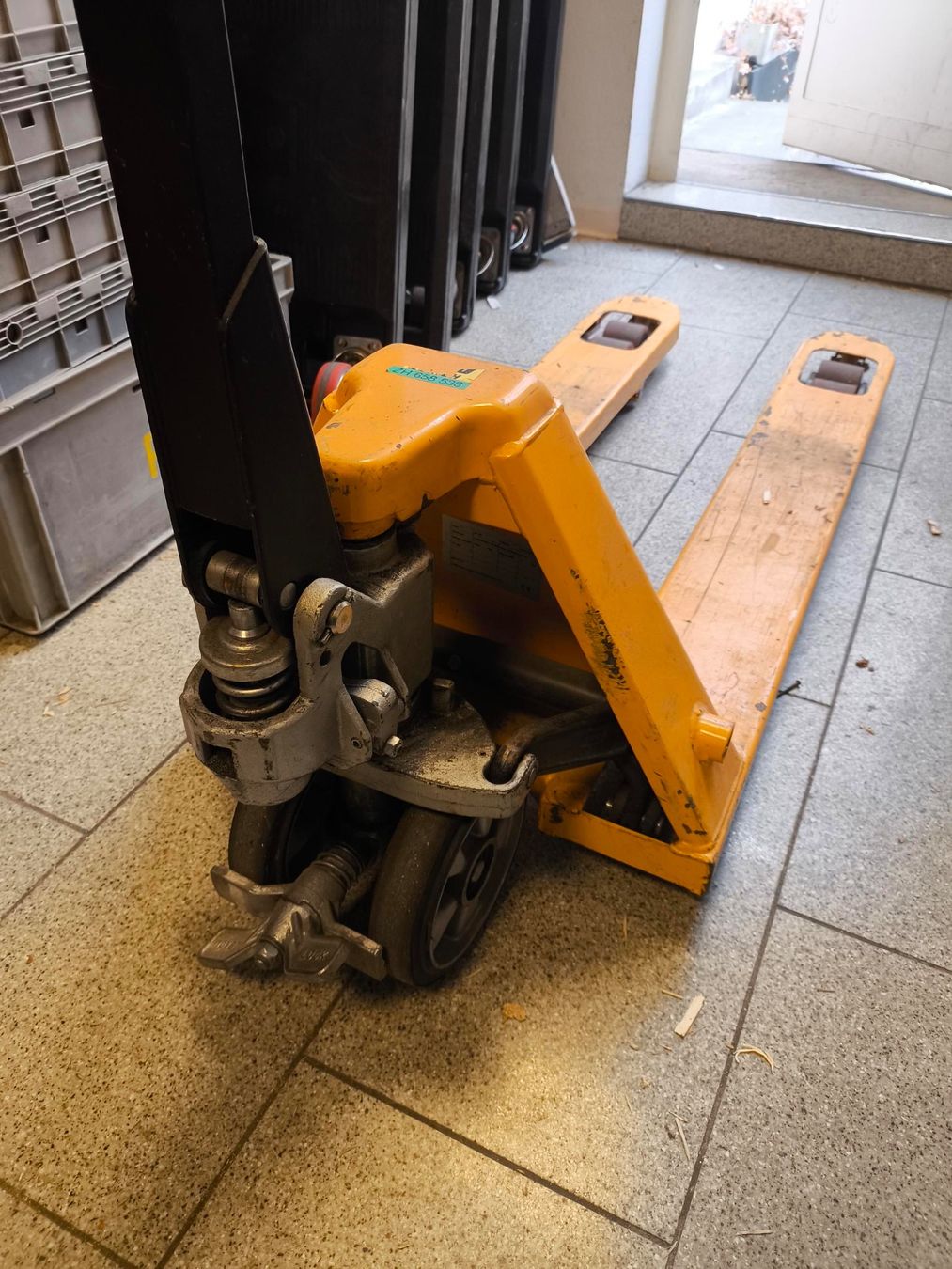 Carrelli elevatori e a forche: Palletthubwagen 2500 kg – Usato da Zürich venduto da flashkurier 1