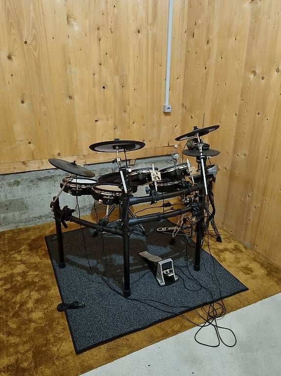 Roland Strumenti musicali: Roland TD-15 E-Drum – Usato da Kesswil venduto da wmb_8wzj 2