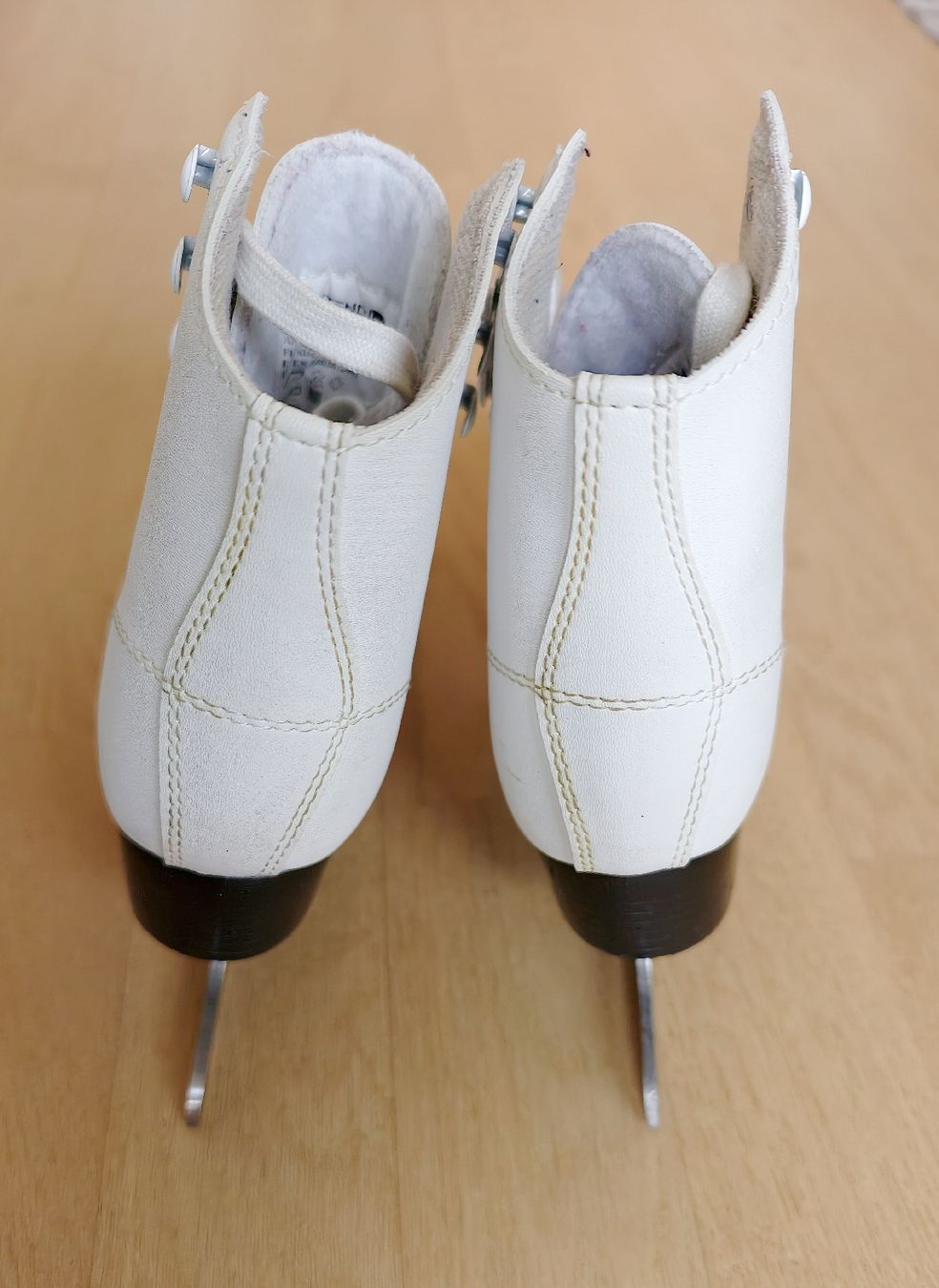 Schlittschuhe: Schlittschuhe Mädchen, Gr. 32 – Gebraucht aus Jona von Peppermint77 4
