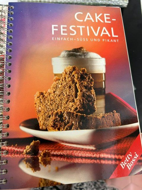 Livres: Cake Festivl – D'occasion à Erlenbach ZH par helenoliva58