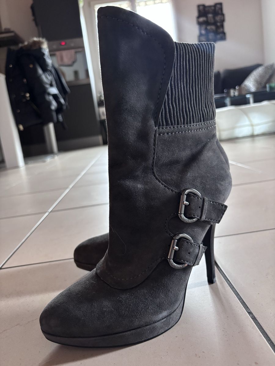 Guess Scarpe da donna: Bottines Guess – Usato da Saxon venduto da Mel_b224